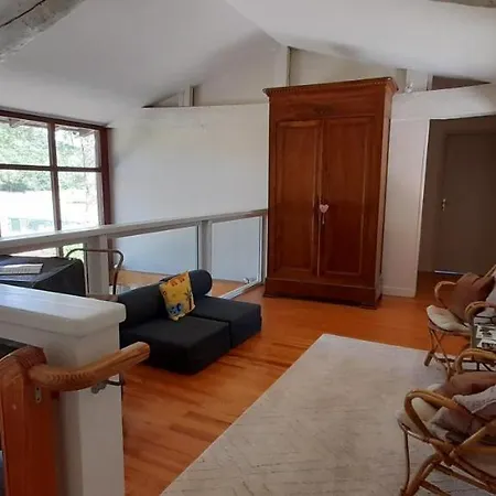 ベッド・アンド・ブレックファスト Domaine Jardin D'en Naoua Maubec