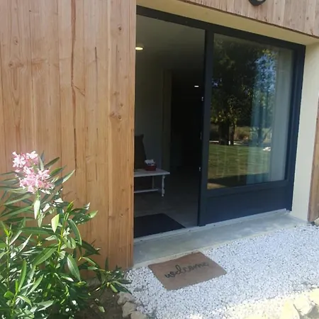 Domaine Jardin D'en Naoua 3* Maubec